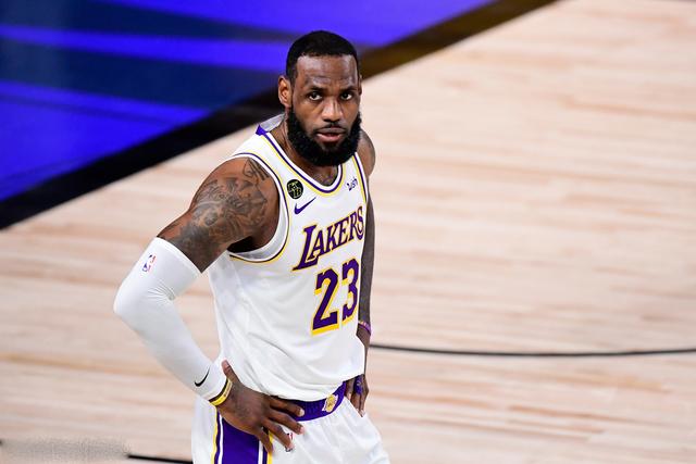 奥拉朱旺的1993-94赛季被誉为NBA历史上最杰出的个人表现之一